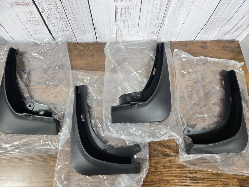 OEM Tesla Model 3 4 Piece Mud Flaps Splash Guard Mudguard w/ Clips DLXA-01